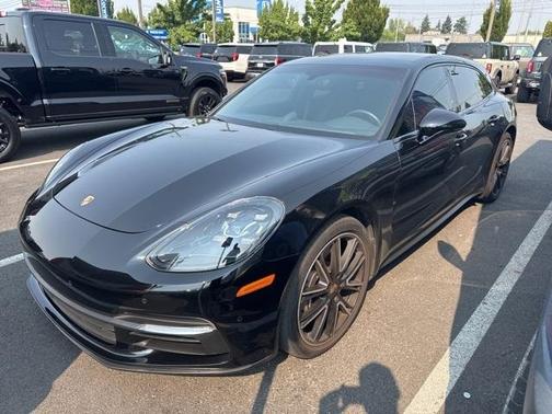 2018 Porsche Panamera 4