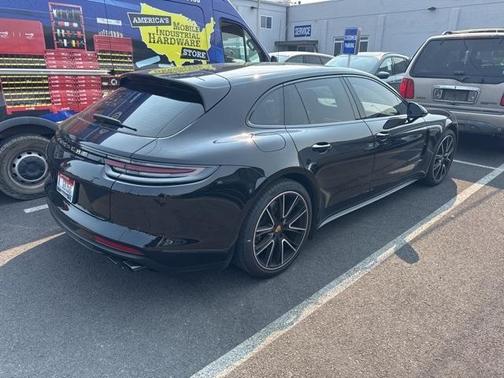 2018 Porsche Panamera 4