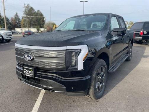 2025 Ford F-150 Lightning LARIAT