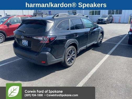 Crystal Black Silica 2024 Subaru Outback Onyx Edition