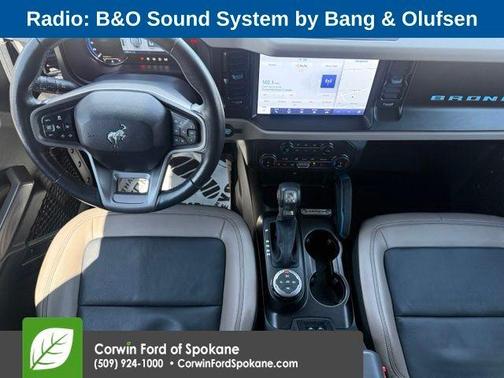Oxford White 2022 Ford Bronco Wildtrak