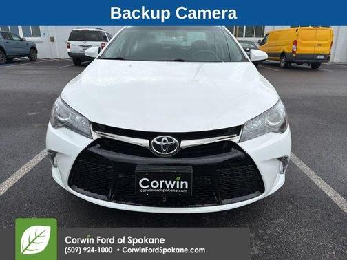 Super White 2017 Toyota Camry SE