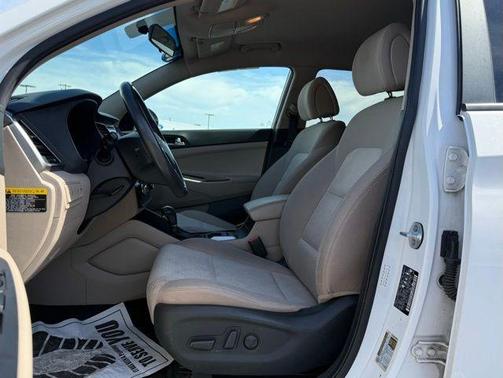 Winter White 2016 Hyundai TUCSON Sport