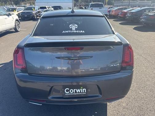 2018 Chrysler 300 S