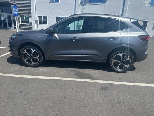 2024 Ford Escape ST-Line Elite