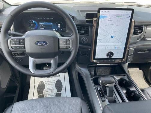 2025 Ford F-150 Lightning LARIAT