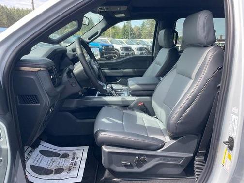 2025 Ford F-150 Lightning LARIAT