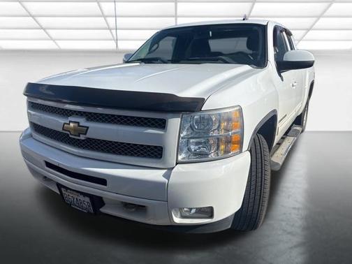 Summit White 2011 Chevrolet Silverado 1500 LT