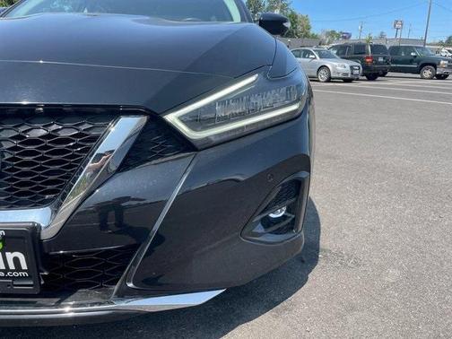 2023 Nissan Maxima Platinum