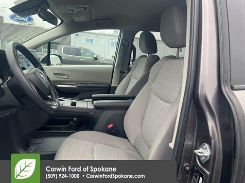 2024 Toyota Sienna LE