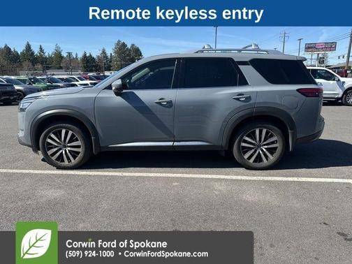 Boulder Gray Pearl 2023 Nissan Pathfinder Platinum
