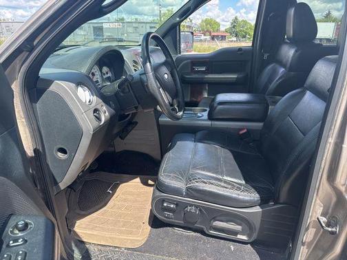 Arizona Beige Clearcoat Metallic 2005 Ford F-150 XLT SuperCrew