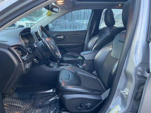 2020 Jeep Cherokee Trailhawk