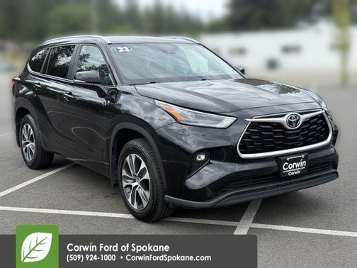 Midnight Black Metallic 2023 Toyota Highlander XLE