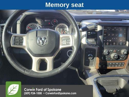 Brilliant Black Crystal Pearlcoat 2016 RAM 2500 Laramie