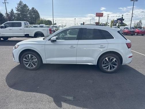 2023 Audi Q5 45 S line Premium Plus