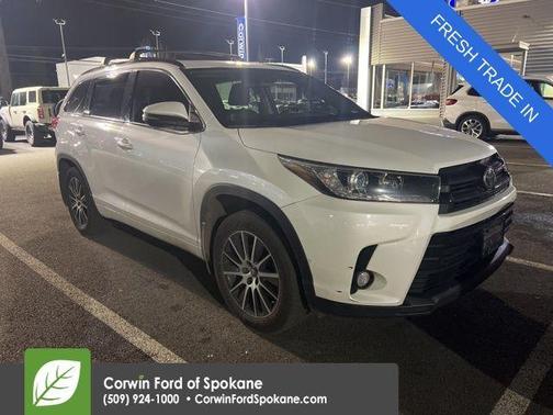 2017 Toyota Highlander SE