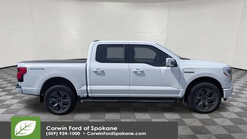 Oxford White 2023 Ford F-150 Lightning LARIAT