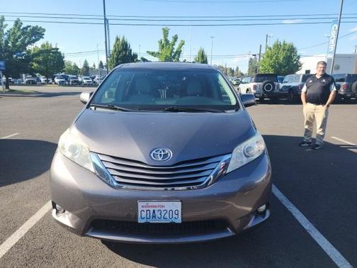 2017 Toyota Sienna XLE Premium