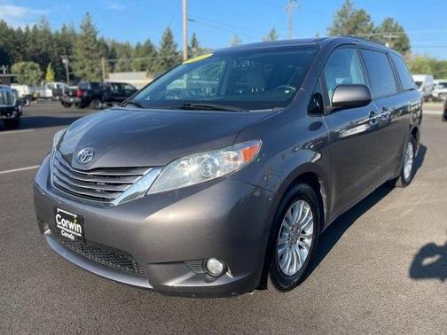 2017 Toyota Sienna XLE Premium