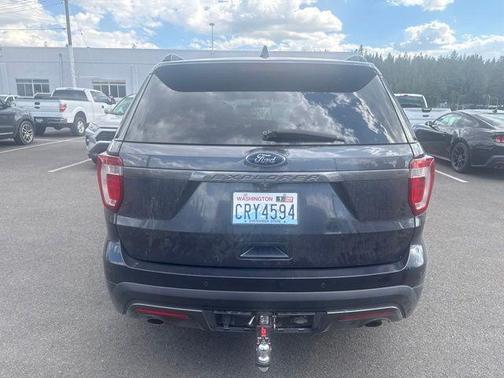 Smoked Quartz Metallic Tinted Clearcoat 2017 Ford Explorer XLT