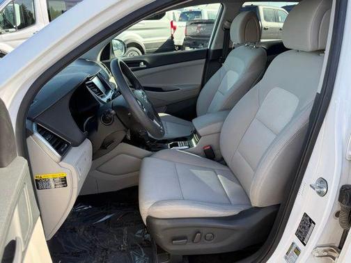 Dazzling White 2018 Hyundai TUCSON SEL