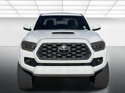 Super White 2019 Toyota Tacoma TRD Sport