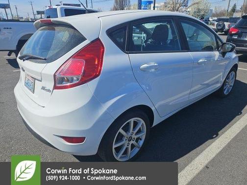 Oxford White 2019 Ford Fiesta SE