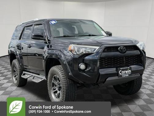 Midnight Black Metallic 2016 Toyota 4Runner SR5
