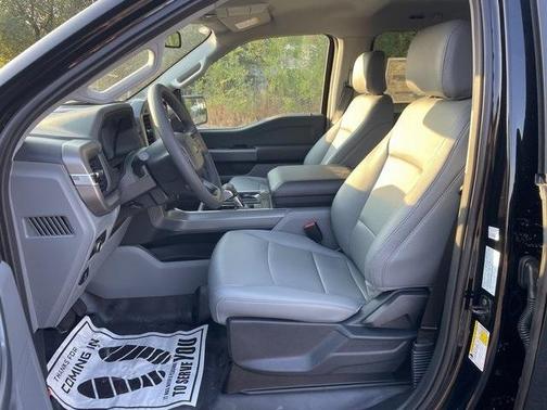 2025 Ford F-150 Lightning Pro