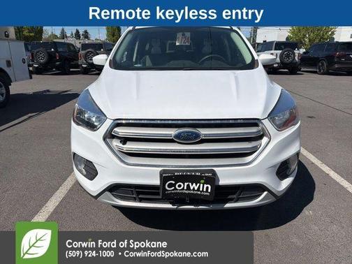 Oxford White 2019 Ford Escape SE