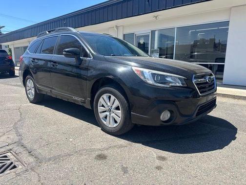 Crystal Black Silica 2018 Subaru Outback 2.5i Premium