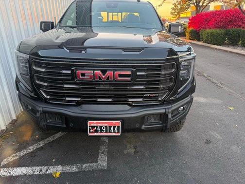 2025 GMC Sierra 1500 AT4X
