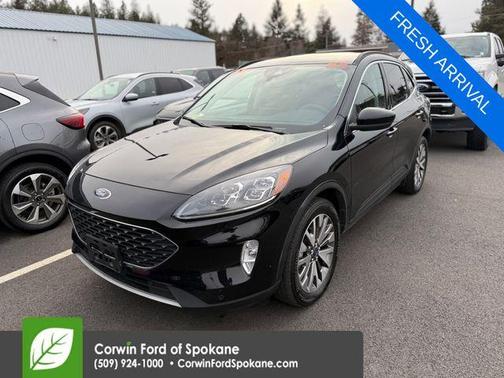 2022 Ford Escape Titanium Hybrid