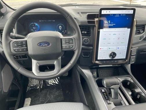 2025 Ford F-150 Lightning LARIAT