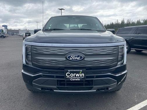 2025 Ford F-150 Lightning LARIAT