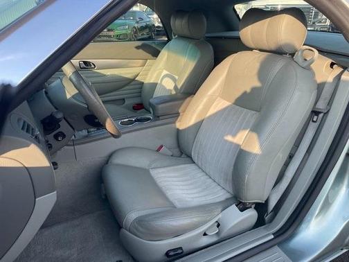 2004 Ford Thunderbird 