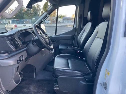 2024 Ford Transit-250 148 WB Medium Roof Cargo