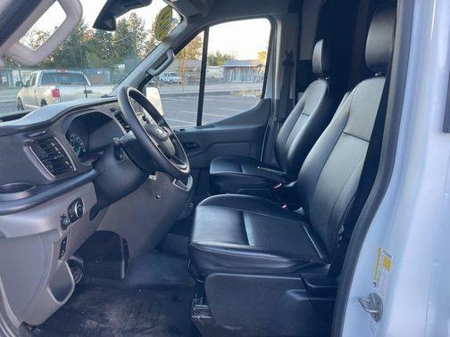 2024 Ford Transit-250 148 WB Medium Roof Cargo