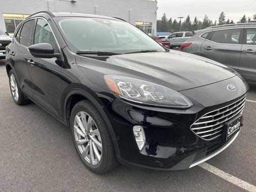 2022 Ford Escape Titanium Hybrid