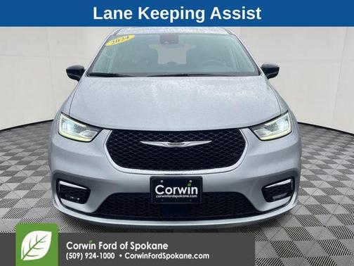 2024 Chrysler Pacifica Touring-L