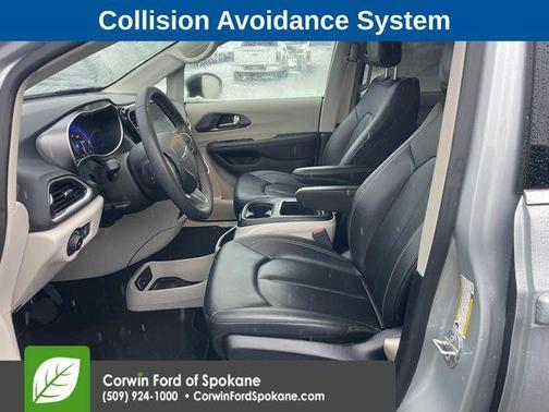 2024 Chrysler Pacifica Touring-L