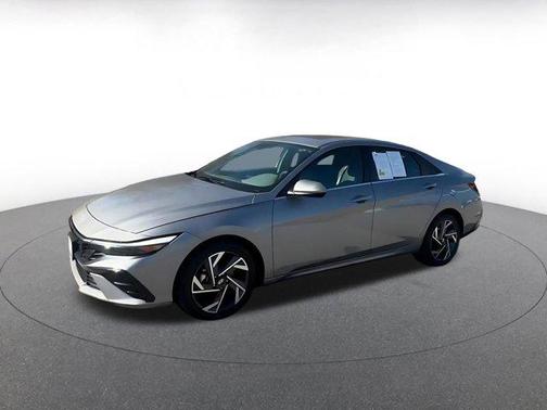 2025 Hyundai ELANTRA SEL
