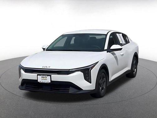 Snow White Pearl 2025 Kia K4 LXS