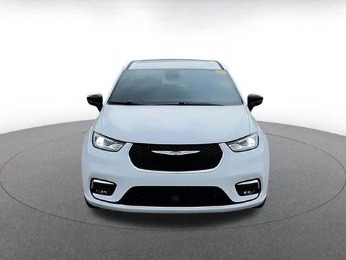 2025 Chrysler Pacifica L