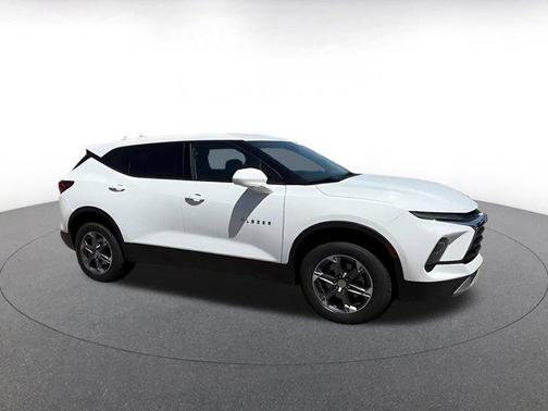 Summit White 2025 Chevrolet Blazer 2LT