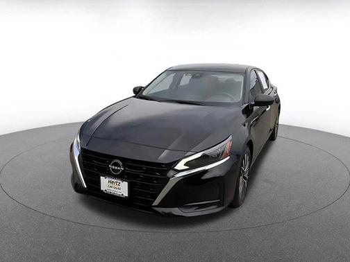 Super Black 2025 Nissan Altima SV FWD