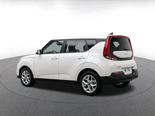 Snow White Pearl 2025 Kia Soul LX
