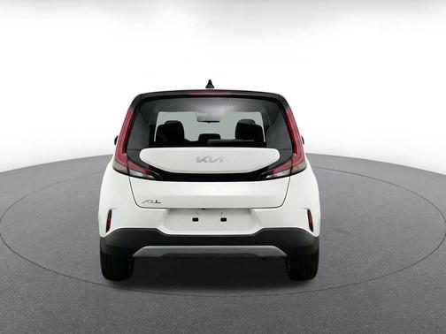 Snow White Pearl 2025 Kia Soul LX