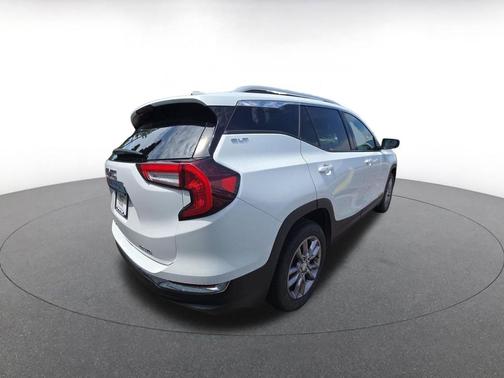 Summit White 2024 GMC Terrain SLT